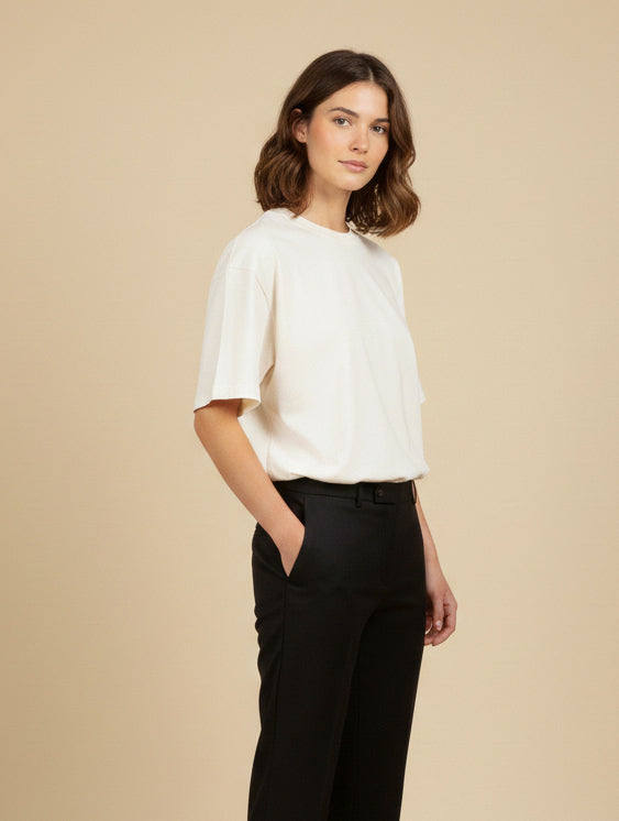 Loosefit t-shirt kvinnlig modell