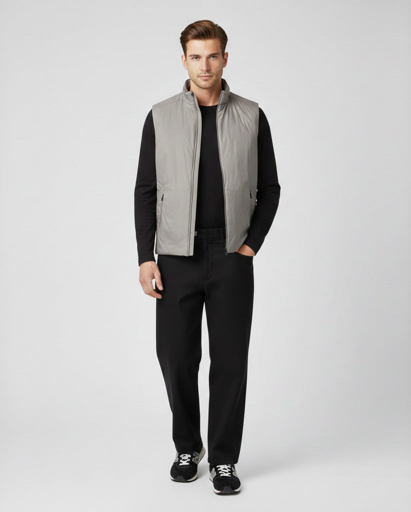 Modell med beige väst