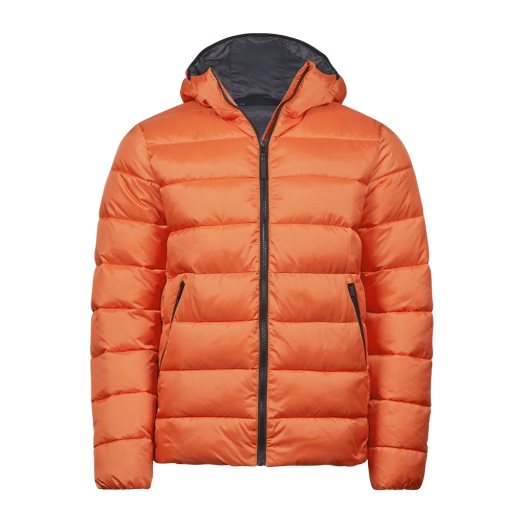 Orange jacka framifrån