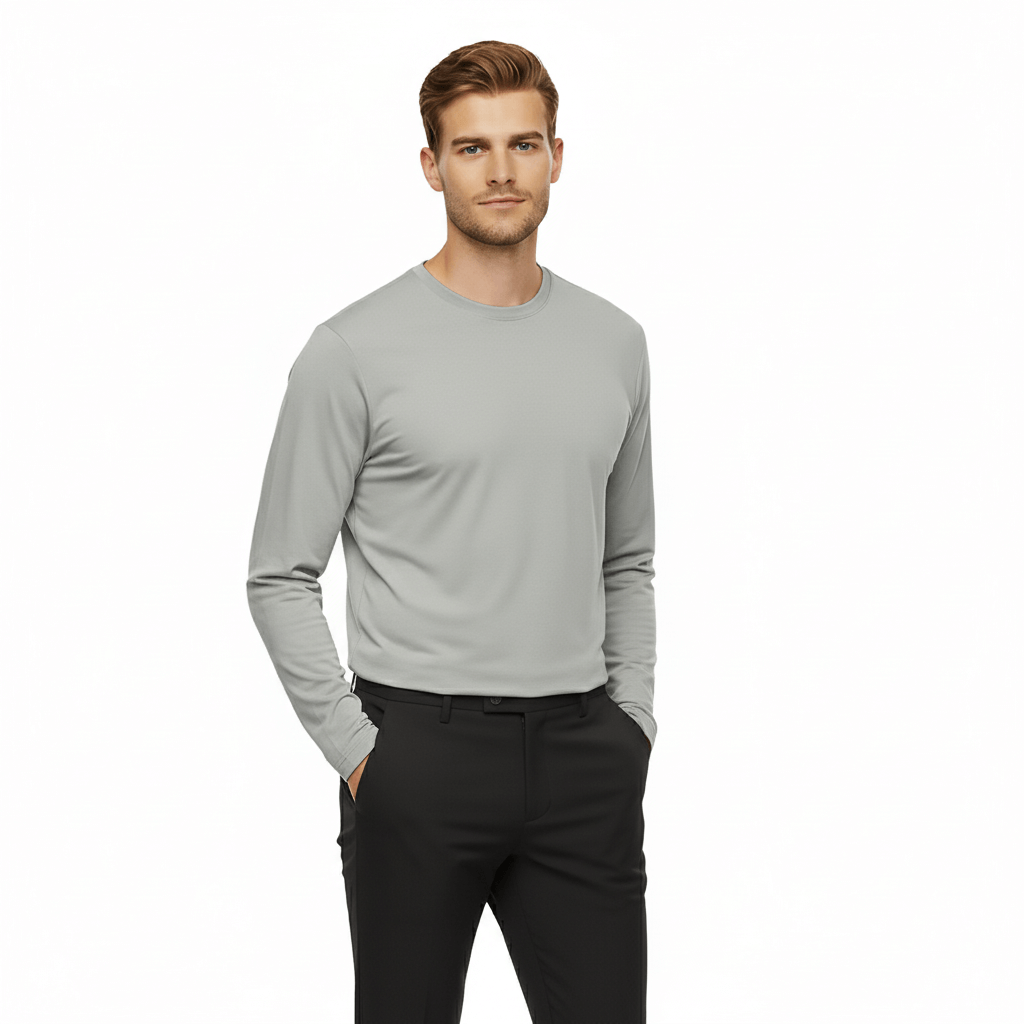 Modell med tunn tröja