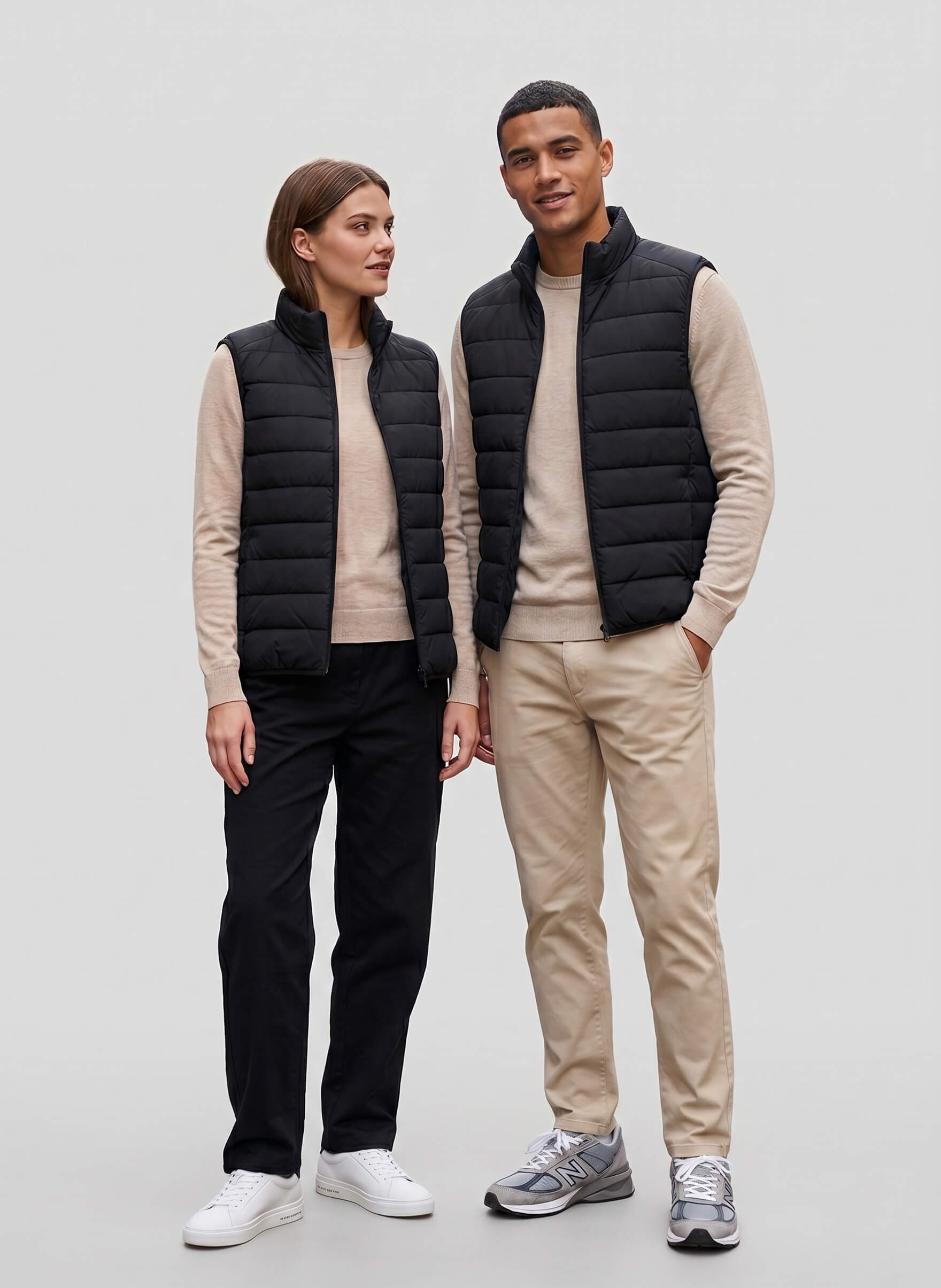 Modeller med svart profilväst