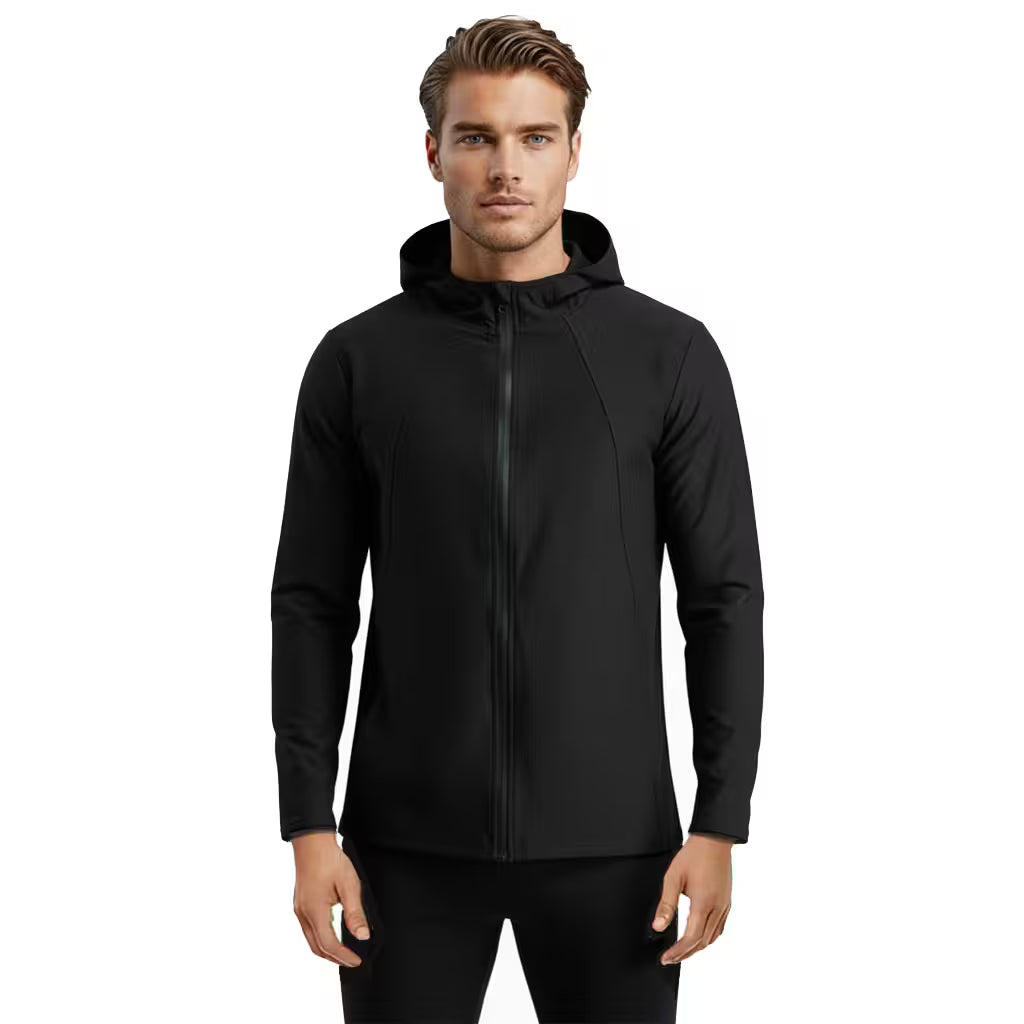 Modell som har på sig svart träningströja med zip